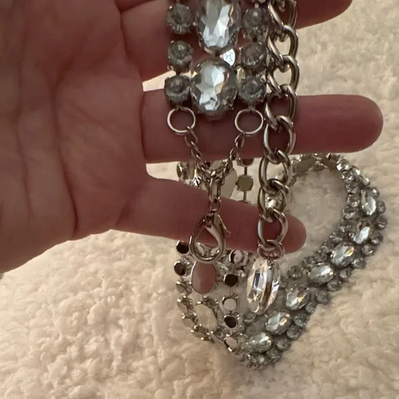 Elegant Silver Crystal Necklace - Picture 2 of 4